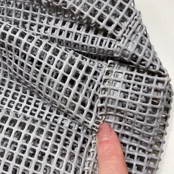 Portable Mesh Shower Dorm Caddy Tote Hanging Toiletry Bath Organizer with Clip - Picture 9 of 9